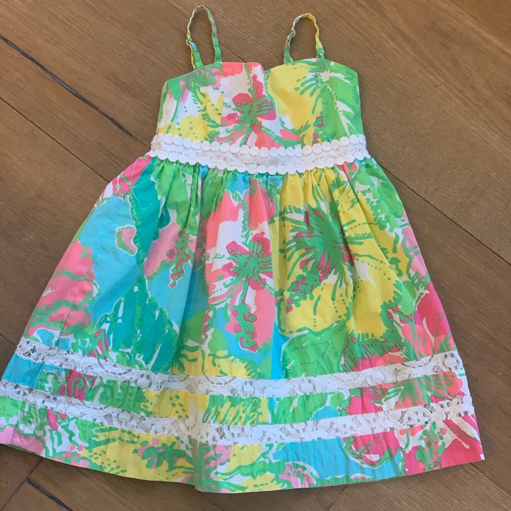 Adorable Lilly Pulitzer Dress.